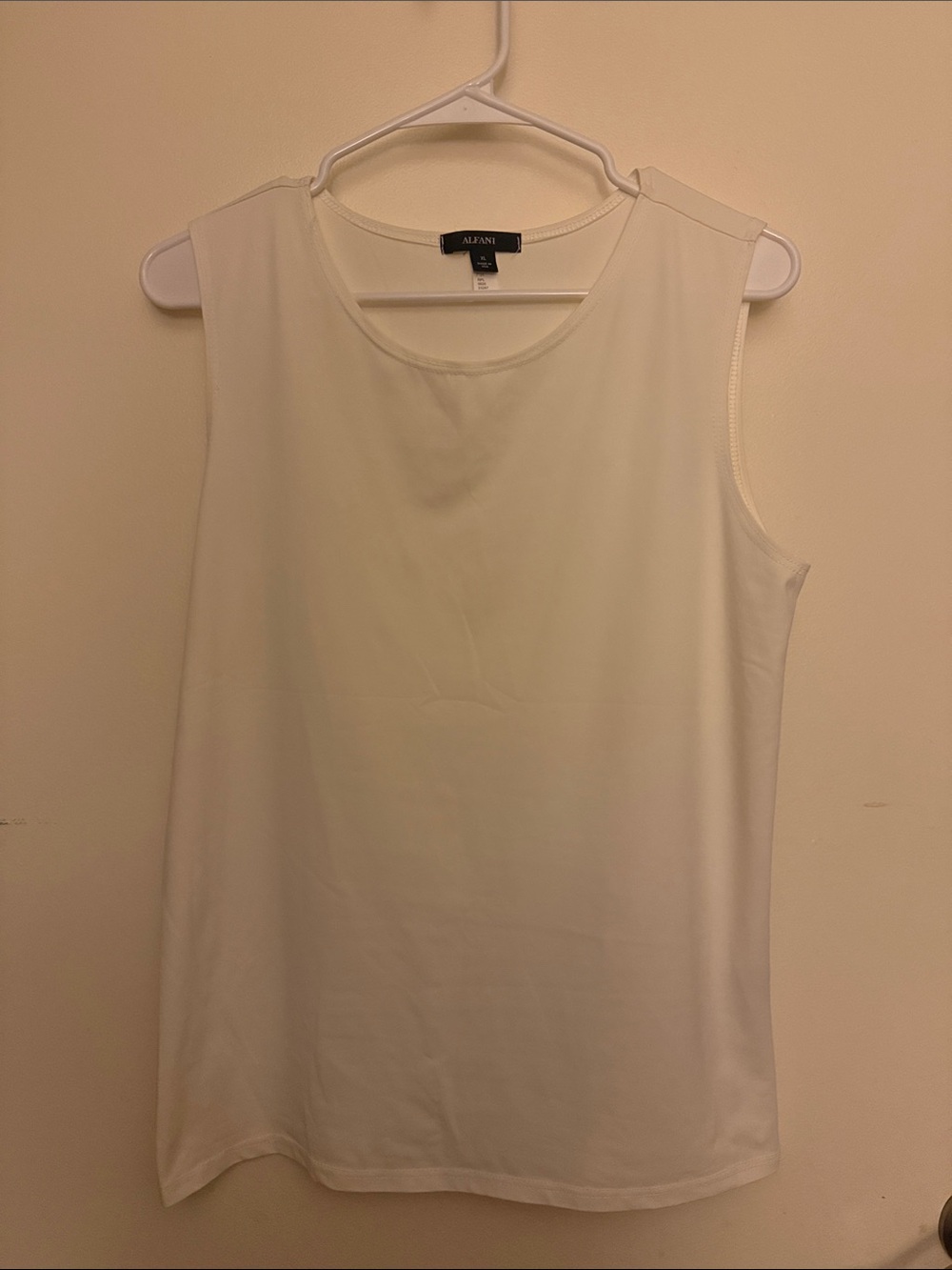 Alfani Cream Sleeveless Crewneck Camisole